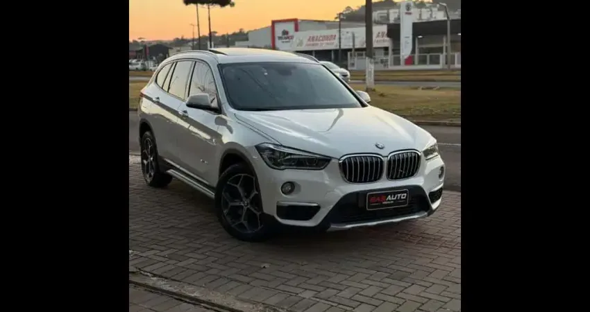 BMW X1 BMW /X1 S20I ACTIVEFLEX - Branca - 2017/2018
