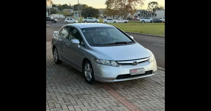 Honda Civic Sedan LXS 1.8/1.8 Flex 16V Mec. 4p  - Prata - 2007/2007