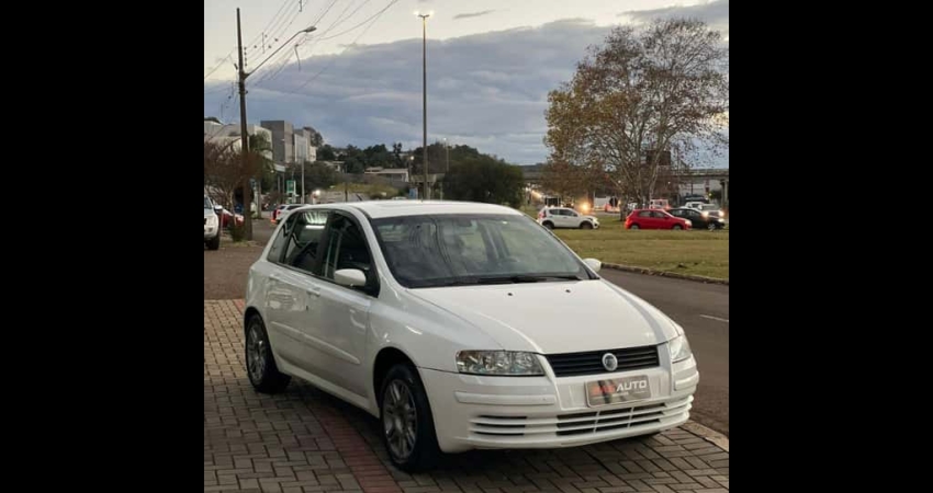 Fiat Stilo 1.8/ 1.8 Connect Flex 8V 5p  - Branca - 2005/2006