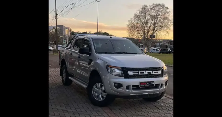 Ford Ranger XLS 3.2 20V 4x4 CD Diesel Mec.  - Prata - 2012/2013