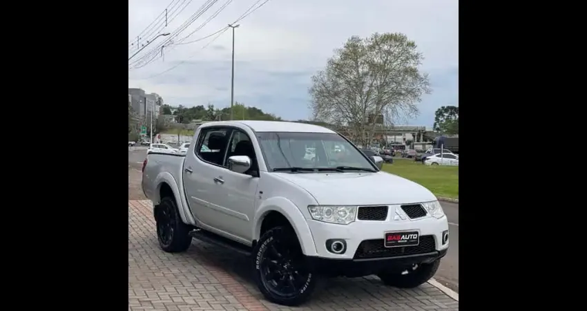 Mitsubishi L200 Triton HPE 3.2 CD TB Int.Diesel Aut - Branca - 2012/2013