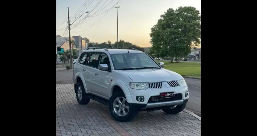 Mitsubishi Pajero MC/ DAKAR 3.2 HPE 4X4 7 LUGAR - Branca - 2013/2013