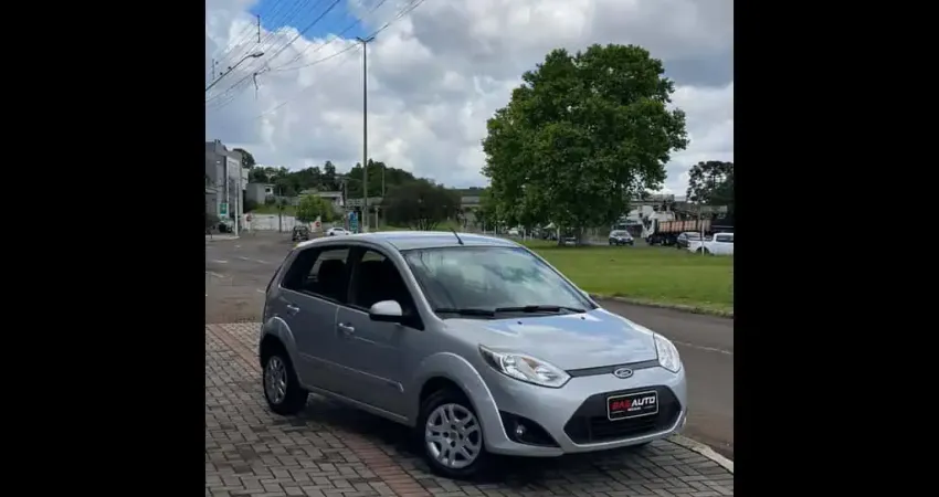 Ford Fiesta SE 1.6 8V Flex 5p  - Prata - 2014/2014