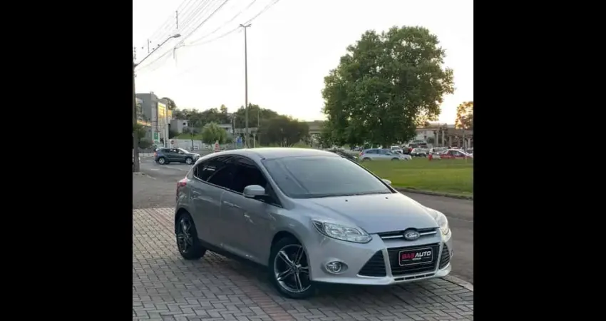 Ford Focus 2.0 16V/SE/SE Plus Flex 5p Aut.  - Prata - 2013/2014