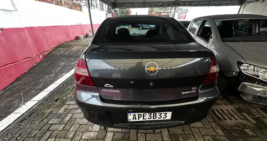 Carro bonito pelo ano 