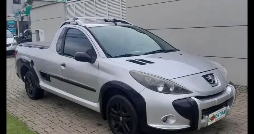Peugeot Hoggar ESCAPADE 1.6 Flex 16V 2p  - Prata - 2010/2011