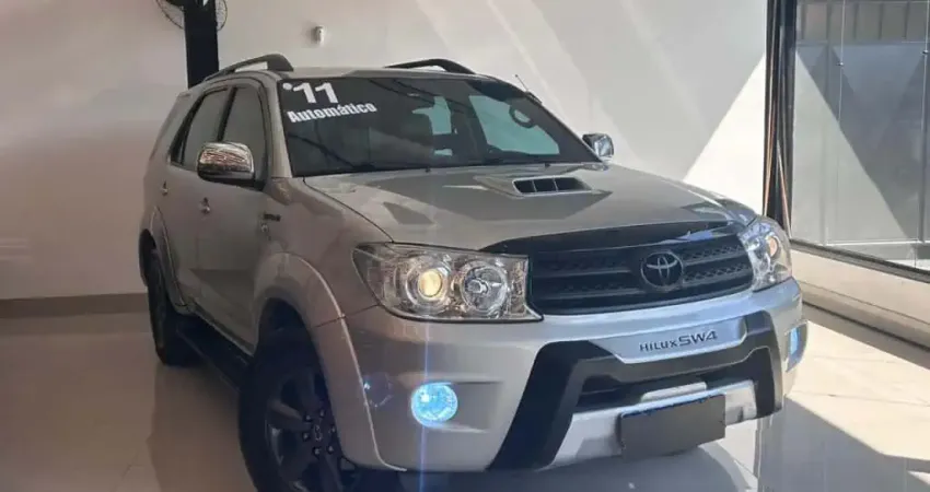 Toyota Hilux sw4 2011 3.0 srv 4x4 7 lugares 16v turbo intercooler diesel 4p automático