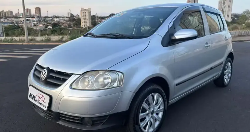 Volkswagen Fox  1.0 Trend 2009 - Prata - 2009/2009
