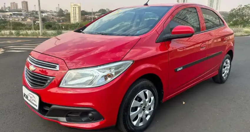 Chevrolet Onix 1.0 MT LT 2013 - Vermelha - 2013/2013