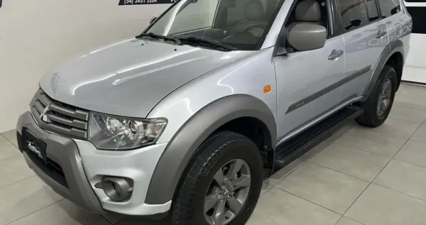 Mitsubishi PAJERO 3.2 OUTDOOR 4X4 16V TURBO INTERCOOLER DIESEL 4P AUTOMÁTICO