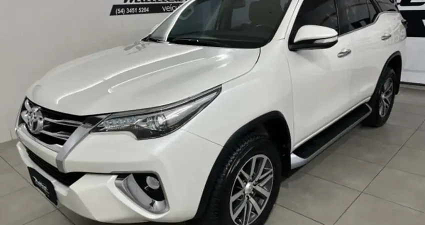 Toyota HILUX SW4 2.8 SRX 4X4 16V TURBO INTERCOOLER DIESEL 4P AUTOMÁTICO
