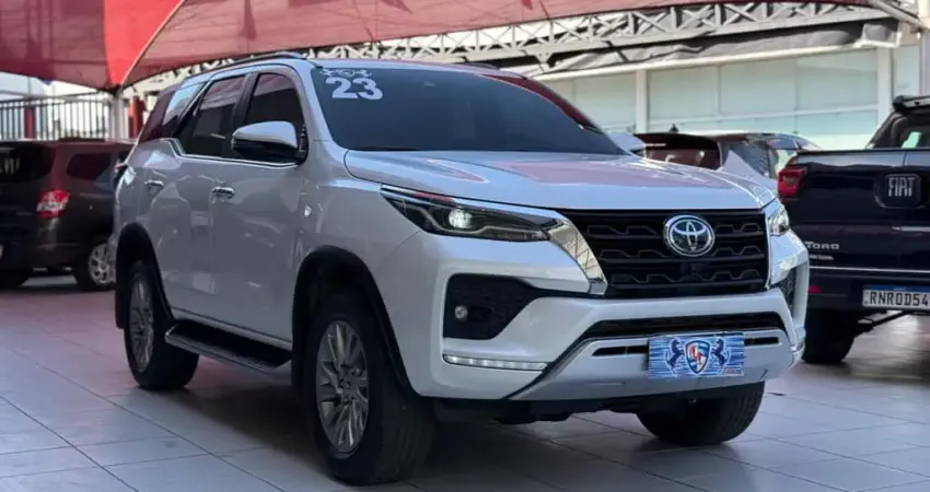 Toyota Hilux sw4 2023 2.8 d-4d turbo diesel srx 4x4 automático