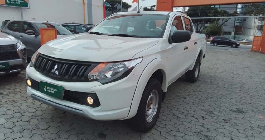 Mitsubishi L200 triton 2023 2.4 16v turbo diesel gl cd 4x4 manual