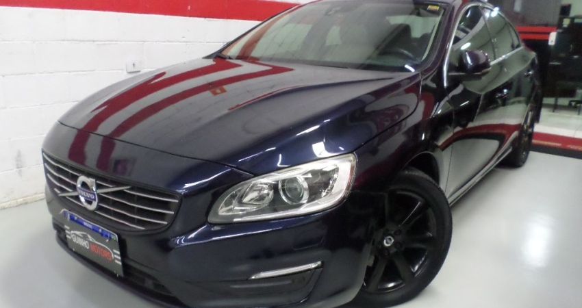Volvo S60 2017 T4 Momentum 2.0 c/ Teto solar