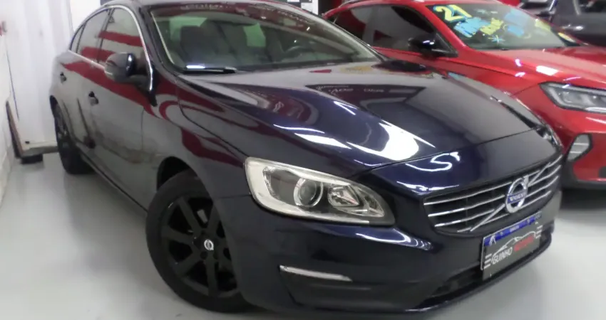Volvo S60 2.0 T4 Momentum 190cv c/ Teto Solar