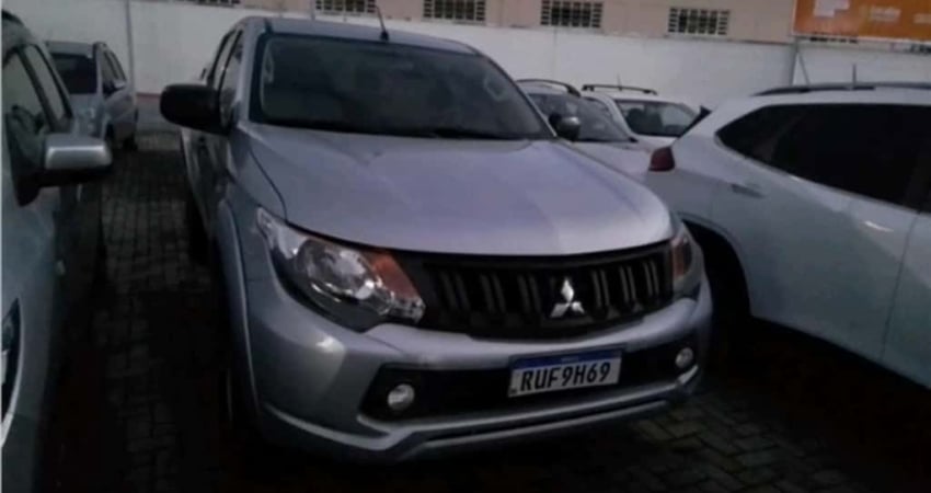 Mitsubishi L200 triton 2023 2.4 16v turbo diesel gl cd 4x4 manual