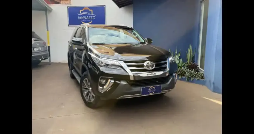 TOYOTA HILUX SW4 2.8 SRX 4X4 16V TURBO INTERCOOLER DIESEL 4P AUTOMÁTICO