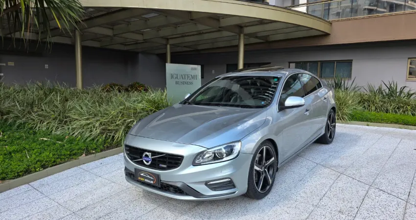Volvo S60 T-6 R-design 3.0 AWD 4P 2015