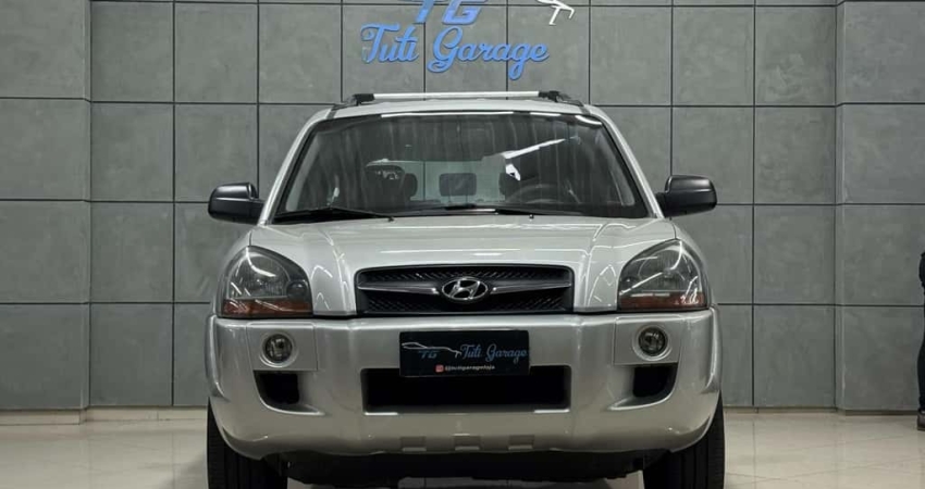 Hyundai Tucson 2.0 16V Mec.  - Prata - 2011/2012
