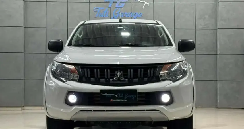 Mitsubishi L200 Triton MC/ SPO GL - Branca - 2022/2023