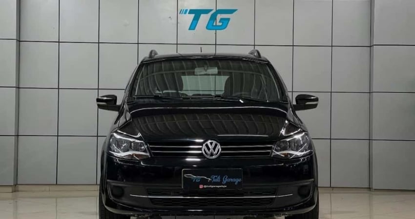Volkswagen SpaceFox 1.6 MI TREND 8V FLEX 4P MANUAL - Preta - 2014/2014
