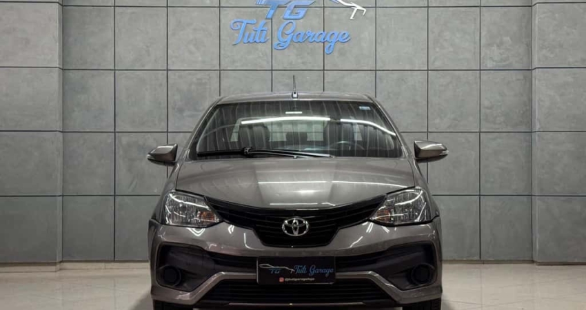 Toyota Etios X Plus Sedan 1.5 Flex 16V 4p Aut.  - Cinza - 2019/2020