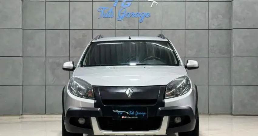 Renault Sandero STEPWAY Hi-Flex 1.6 16V 5p Aut - Prata - 2013/2014