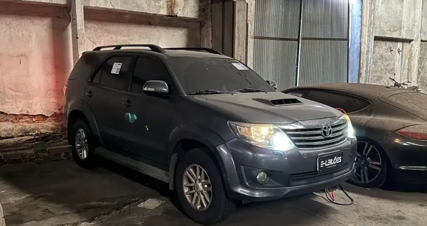 Leilão de Veículo - I/Toyota Hilux SW4 SRV 4X4 - São Paulo/SP