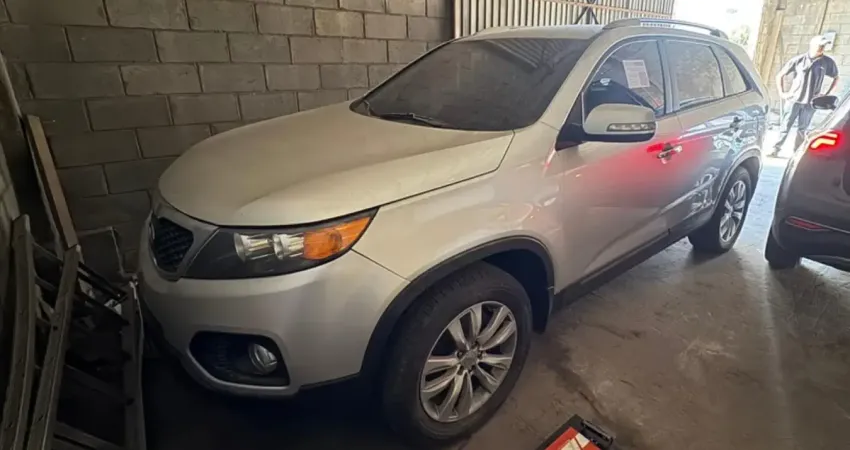 KIA MOTORS SORENTO EX2 2.4G25 2011 CAMPO GRANDE-MS Ano/Mod: 2010/2011 Cor: Prata