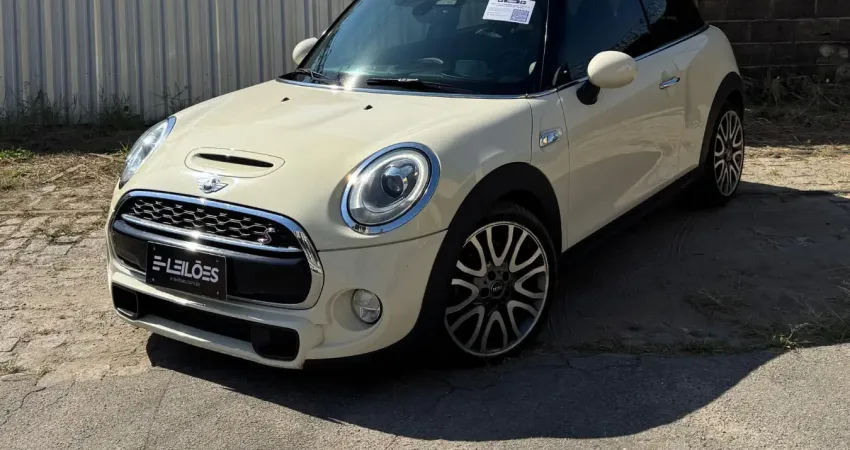 I MINI 2018 SAO PAULO-SP Ano/Mod: 2017/2018 Cor: Branco...