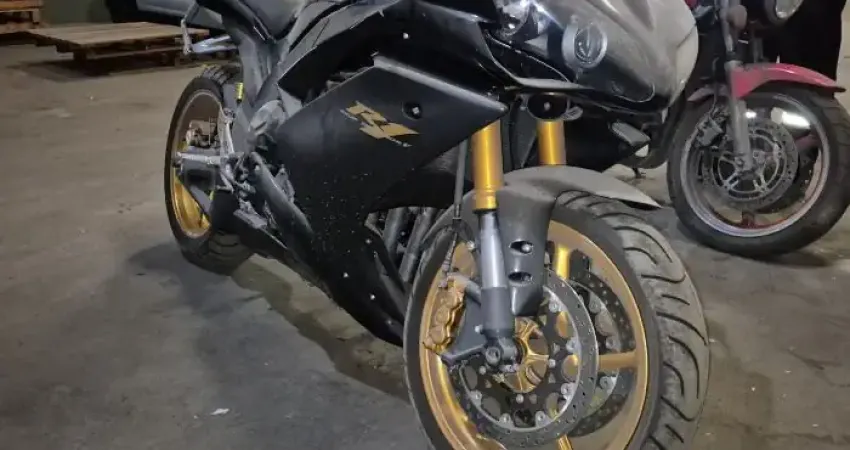 YAMAHA YZF R1 | 2008 CAMPINAS-SP Ano/Mod: 2007/2008 Cor: Preto