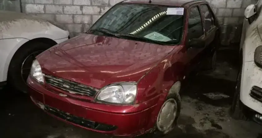 FORD FIESTA STREET 2003 SAPUCAIA DO SUL-RS Ano/Mod: 2002/2003 Cor: Vermelho