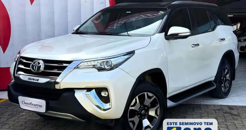 TOYOTA HILUX SW4 2.8 SRX DIAMOND 4X4 7 LUGARES 16V TURBO INTERCOOLER DIESEL 4P AUTOMÁTICO
