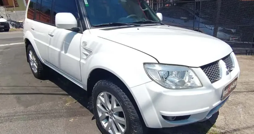 Mitsubishi PAJERO TR4 2.0 4X4 16V 140CV FLEX 4P AUTOMÁTICO