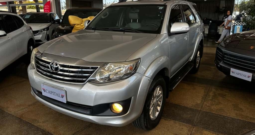 Toyota Hilux SW4 2.7 SR 4X2 16V FLEX 4P AUTOMÁTICO - Prata - 2012/2013