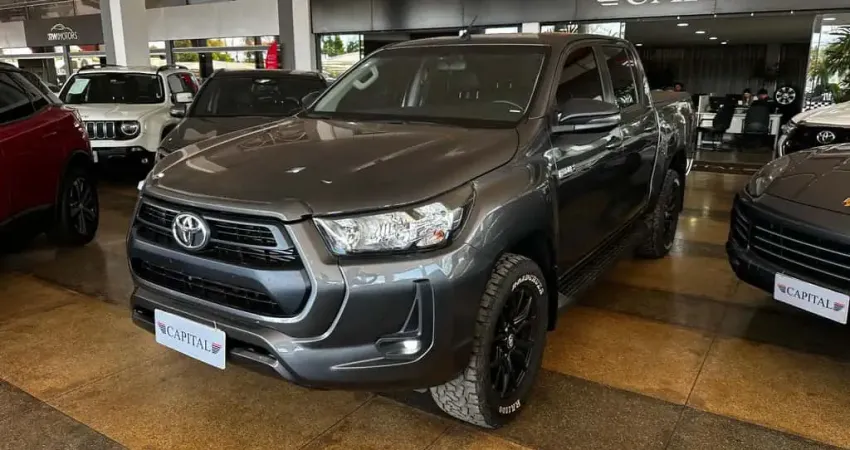Toyota Hilux 2.8 D-4D TURBO DIESEL CD SR 4X4 AUTOMÁTICO - Cinza - 2023/2024
