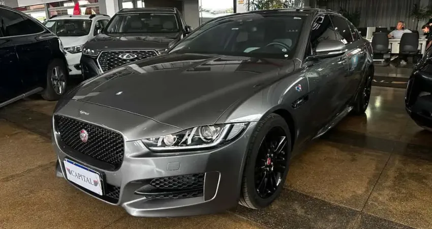 Jaguar XE 2.0 16V INGENIUM P250 GASOLINA R-SPORT 4P AUTOMÁTICO - Cinza - 2017/2018