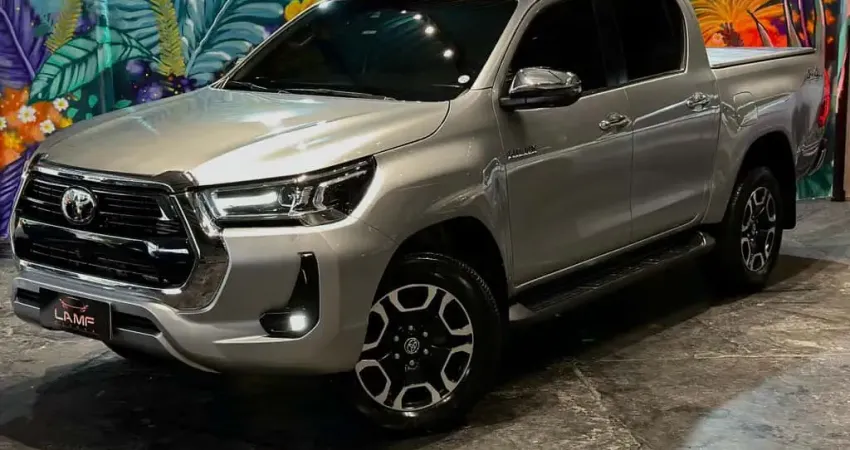Toyota Hilux /  CDSRXA4FD - Prata - 2023/2024