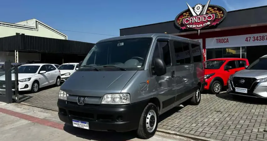 Peugeot Boxer 2.3 Minibus 15/16L TB Diesel.