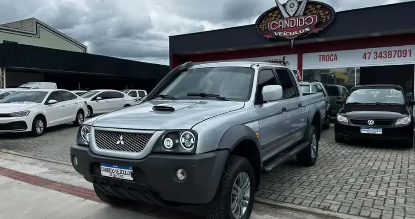 Mitsubishi L200 OUTDOOR HPE 2.5 4x4 CD T.Dies. Aut.