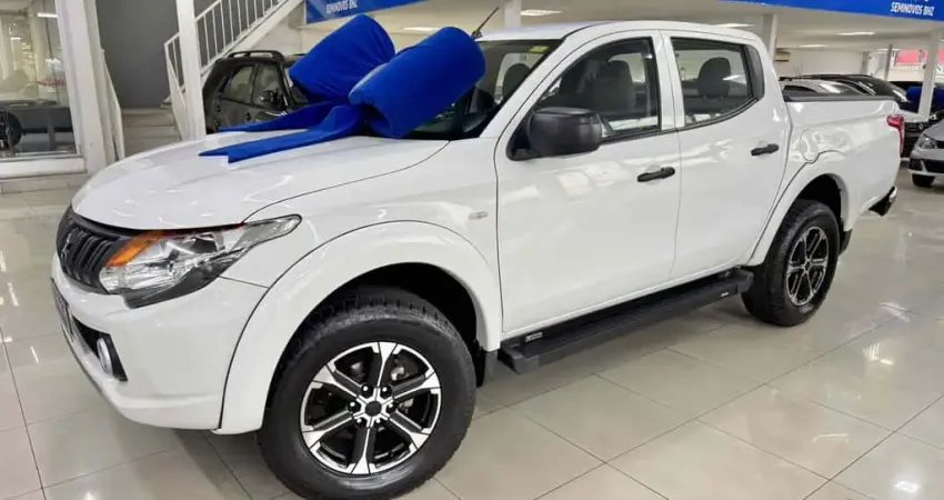 Mitsubishi L200 triton 2023 2.4 16v turbo diesel gl cd 4x4 manual