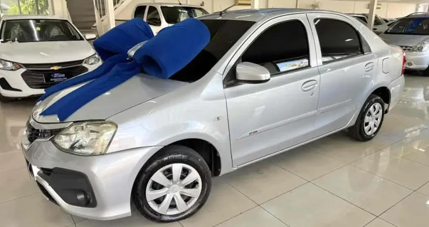 Toyota Etios 2018 1.5 x sedan 16v flex 4p automático