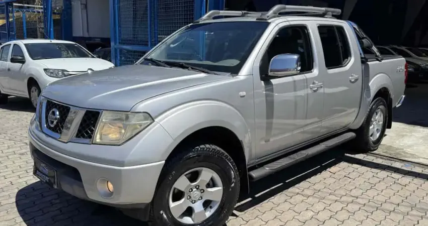 Nissan Frontier 2011 2.5 le 4x4 cd turbo eletronic diesel 4p automático