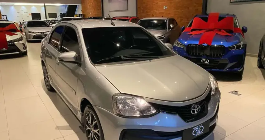 Toyota Etios 2018 1.5 platinum sedan 16v flex 4p automático