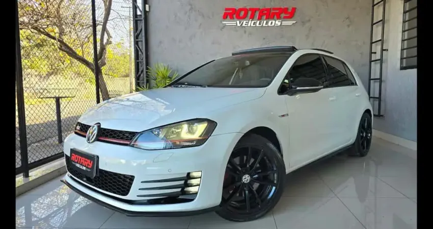 VOLKSWAGEN GOLF GTI AD 2015