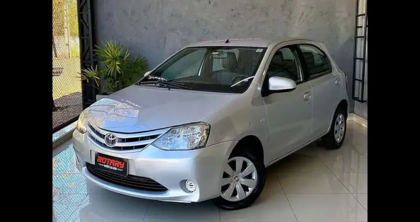 TOYOTA ETIOS HB XS 15 2015
