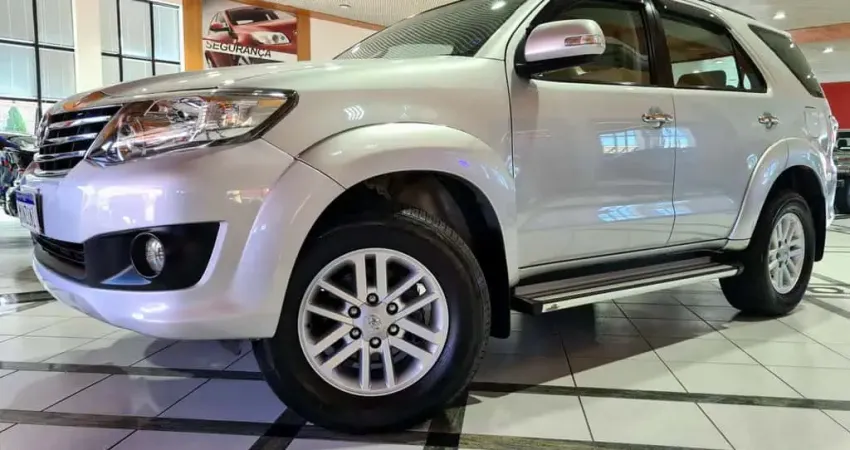 TOYOTA HILUX SW4 4X2SR 2014