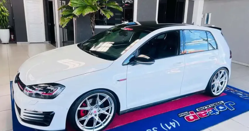 VOLKSWAGEN GOLF GTI AD 2015