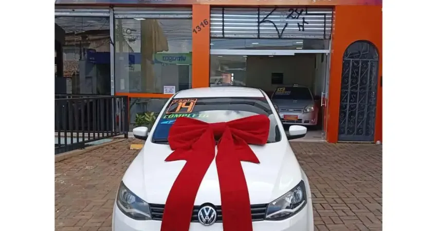 Volkswagen Voyage 1.0/1.0 City Mi Total Flex 8V 4p  - Branca - 2013/2014
