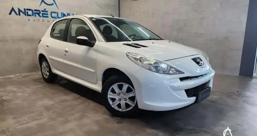 Peugeot 207 Active 1.4 Flex 8V 5p  - Branca - 2013/2014